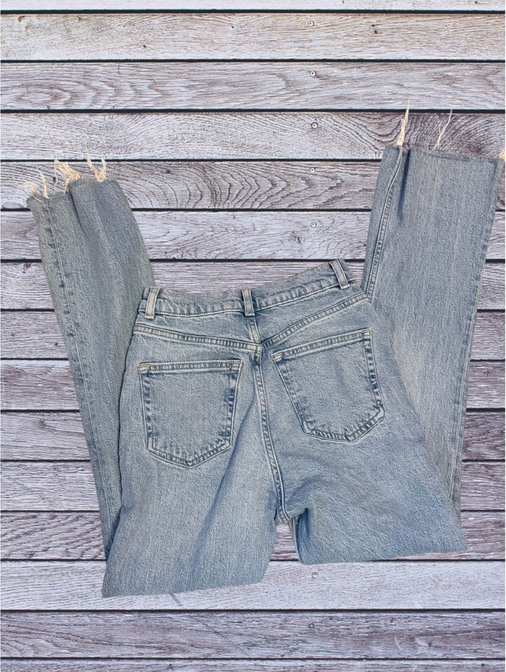 ASOS-Light Wash Mid Rise-29x30 - Picture 2 of 3